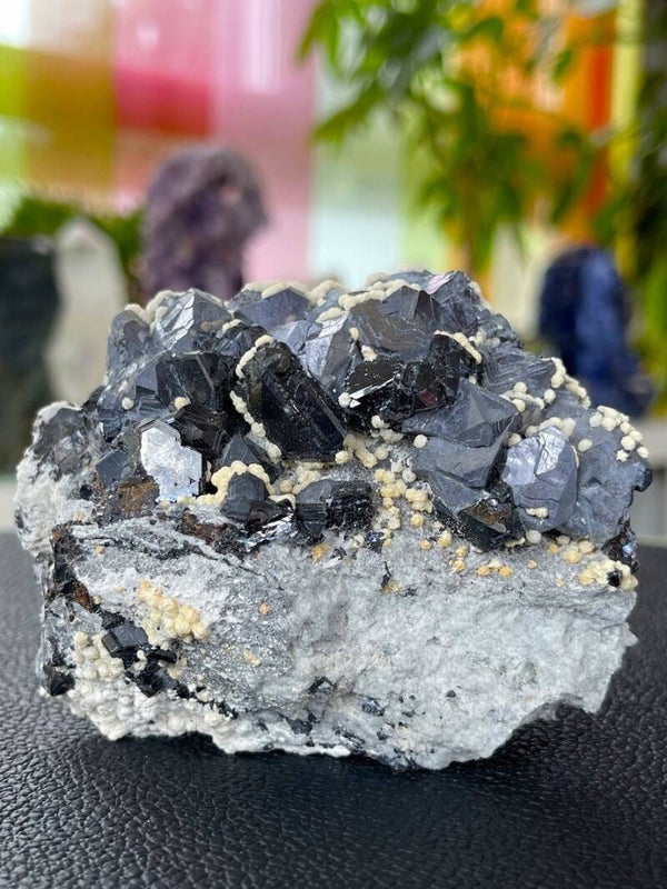 Sfaleriet met Dolomiet uit Roemenië ruw, medium