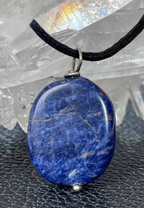 Sodaliet hangertje, met veter