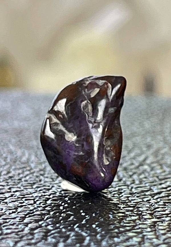 Sugiliet met Richteriet trommelsteen uit Afrika, klein