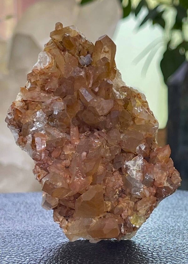 Tangerinekwarts cluster uit Brazilië ruw, medium