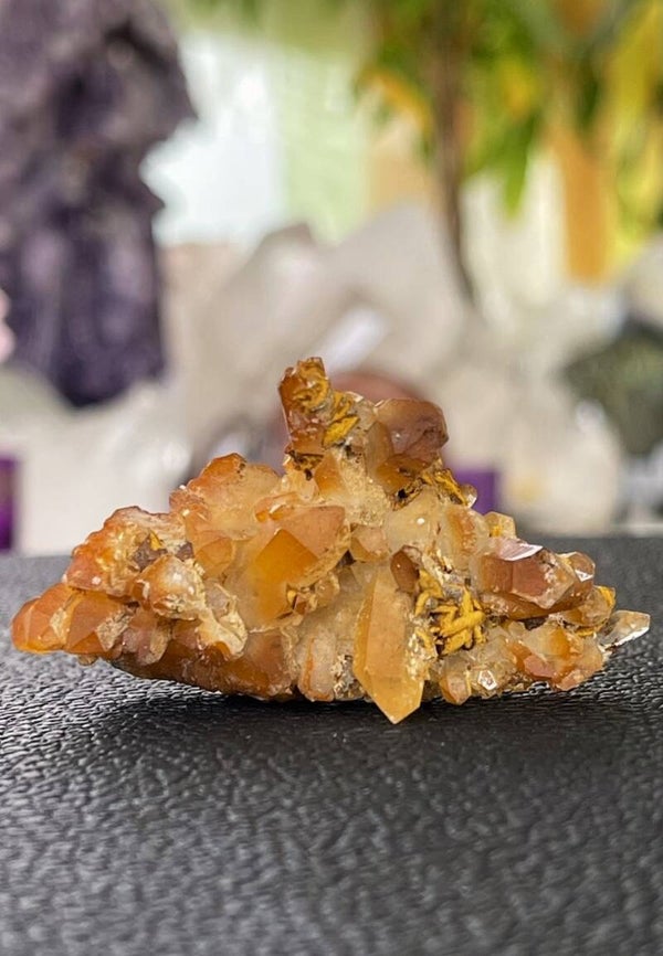 Tangerinekwarts cluster uit Brazilië ruw, klein