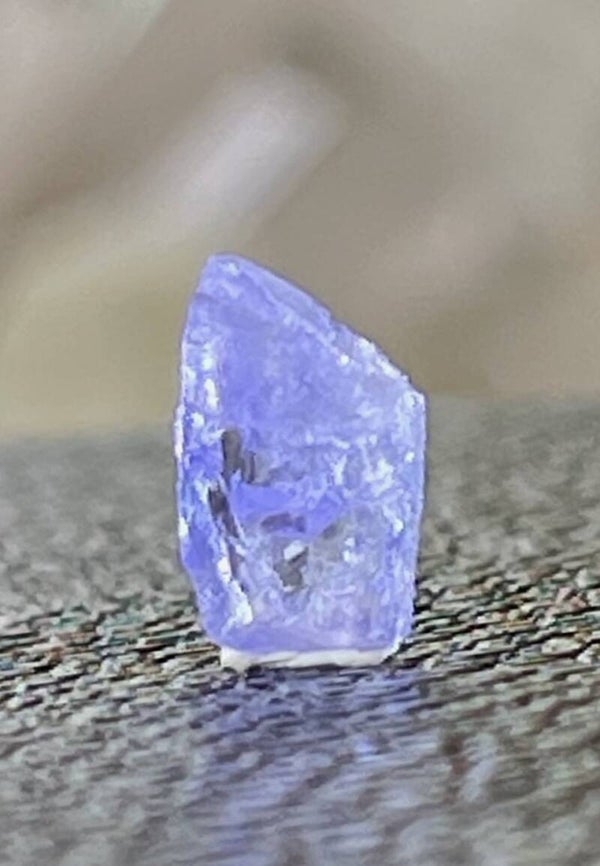 Tanzaniet uit Tanzania ruw, heel klein