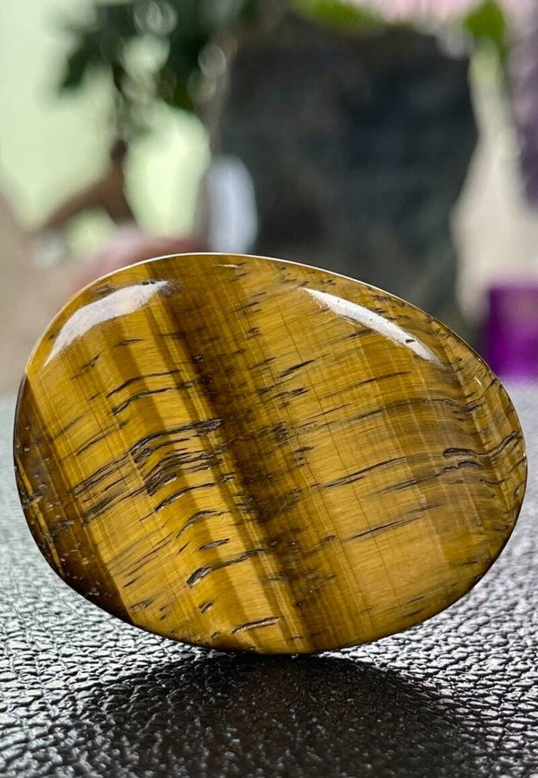 Tijgeroog knuffelsteen plat