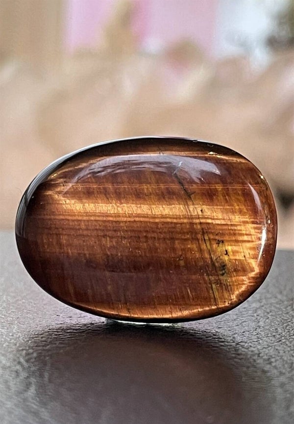 Tijgeroog Rood knuffelsteen plat