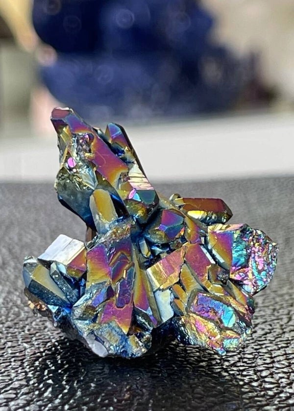 Titanium Aura Kwarts cluster ruw, klein