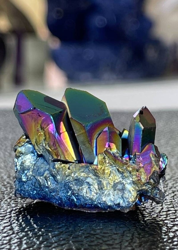 Titanium Aura Kwarts cluster ruw, klein
