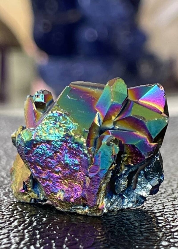Titanium Aura Kwarts cluster ruw, klein