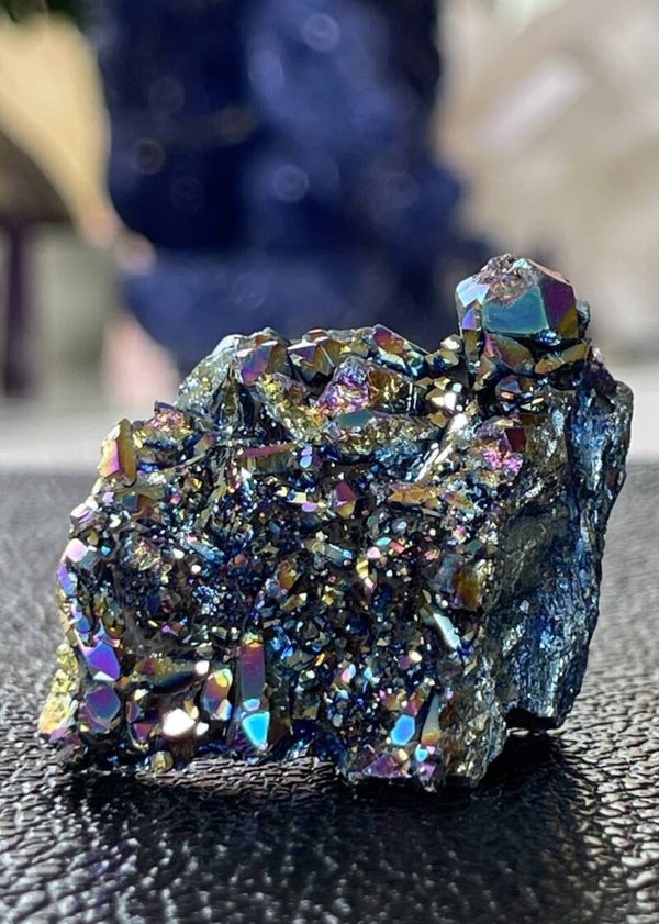 Titanium Aura Kwarts cluster ruw, klein