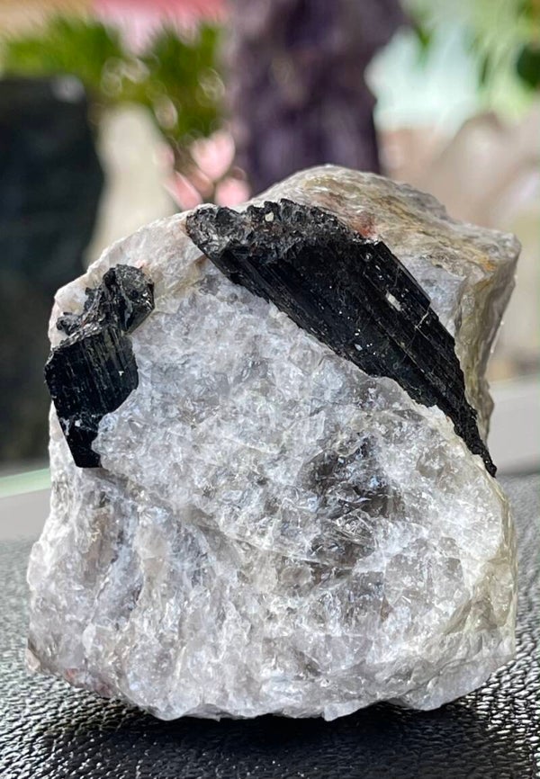 Toermalijn in Kwarts uit Brazilië ruw, medium