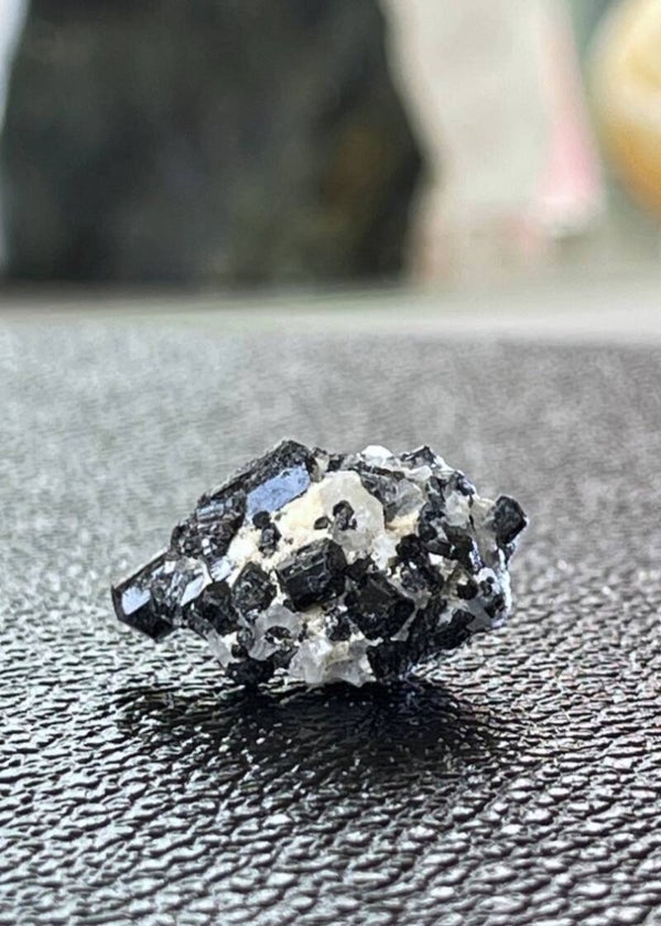 Toermalijn in Kwarts ruw, klein