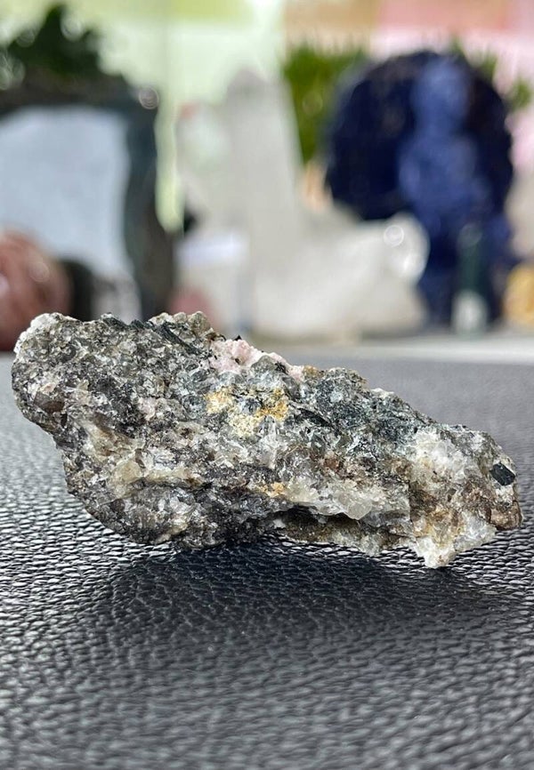 Tugtopiet in matrix ruw, klein