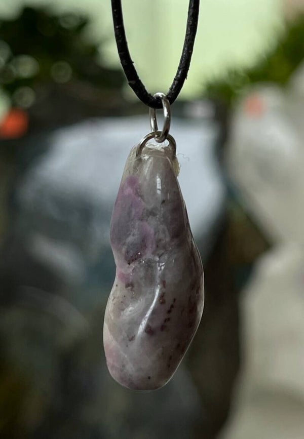 Tugtupiet hangertje, met veter