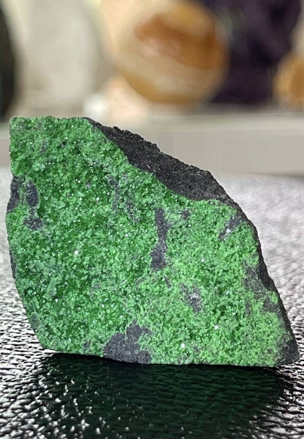 Uvaroviet uit Rusland ruw, klein-medium