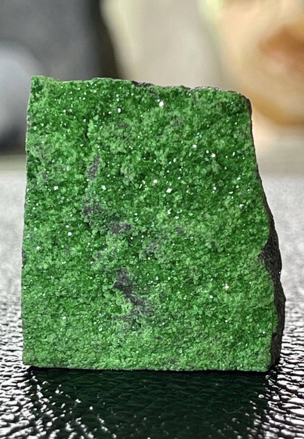 Uvaroviet uit Rusland ruw, klein-medium