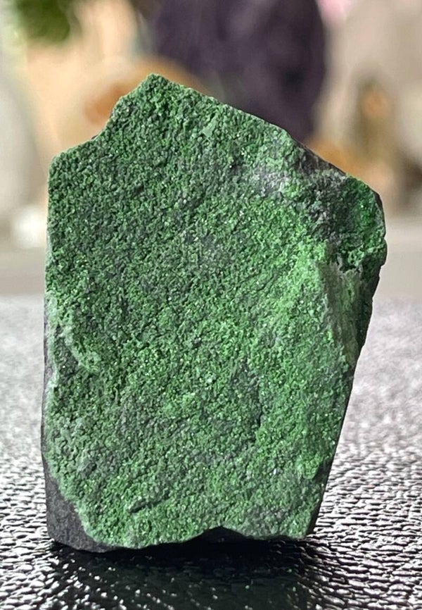 Uvaroviet uit Rusland ruw, klein-medium