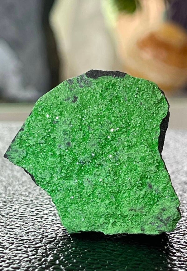 Uvaroviet uit Rusland ruw. klein-medium