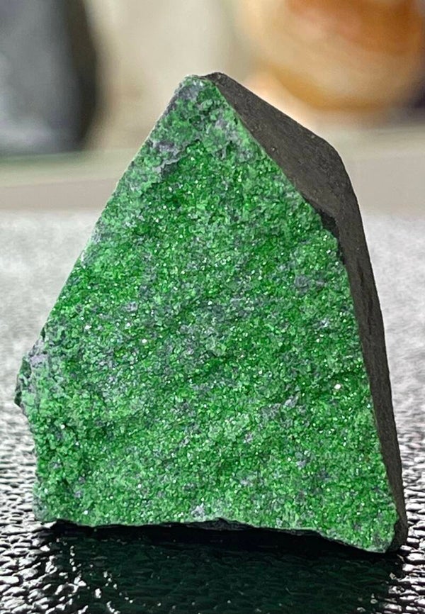 Uvaroviet uit Rusland ruw, klein-medium