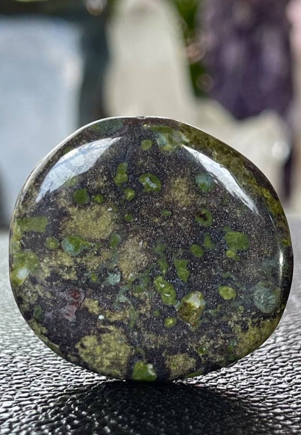 Vulkaniet knuffelsteen plat