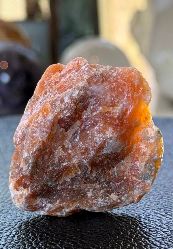 Vuurcalciet uit Brazilië ruw, klein-medium