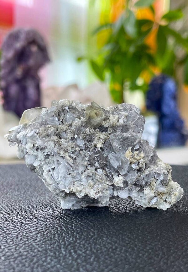 Witte Fluoriet met Calciet, Muscoviet en Pyriet uit Spanje ruw, medium