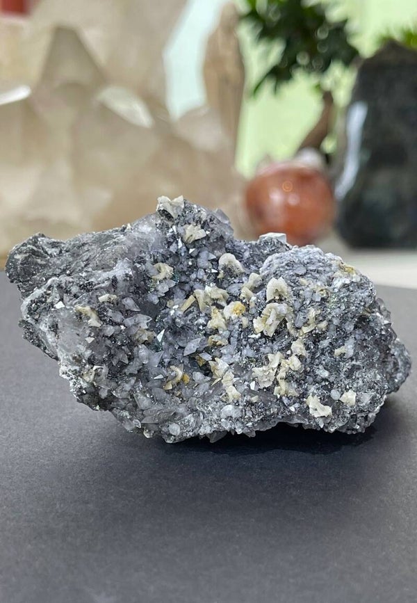 Witte Fluoriet met Dolomiet en Chalcopyriet ruw uit Spanje, medium