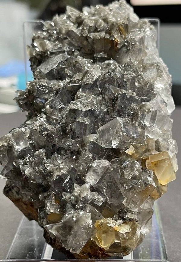 Witte Fluoriet met grijze Calciet en kristallen ruw uit Spanje, medium