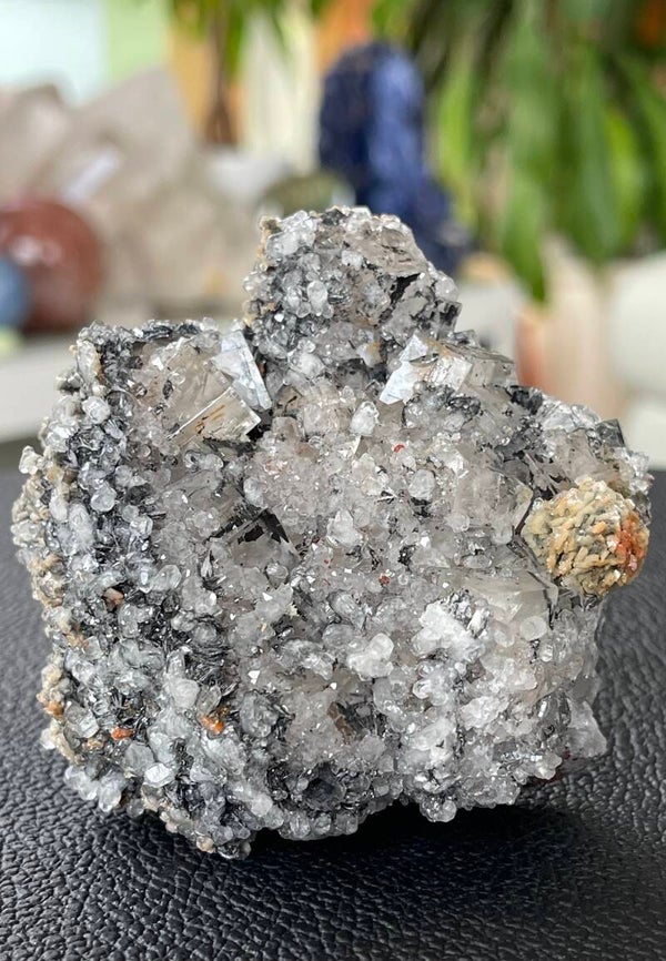 Witte Fluoriet met Toermalijn, Kwartskristal en Dolomiet uit Spanje ruw, medium