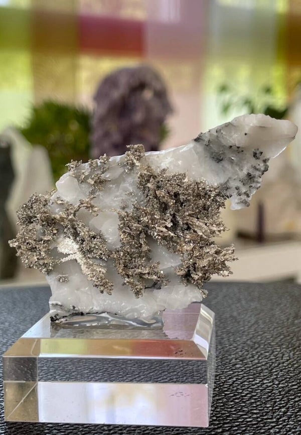 Zilverkristal op Calciet uit Marokko ruw, medium