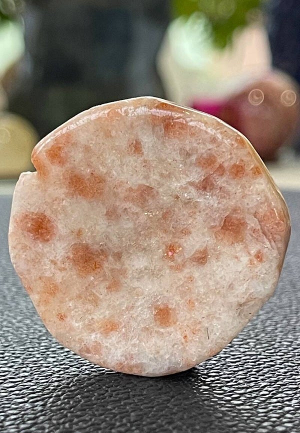 Zonnesteen knuffelsteen plat