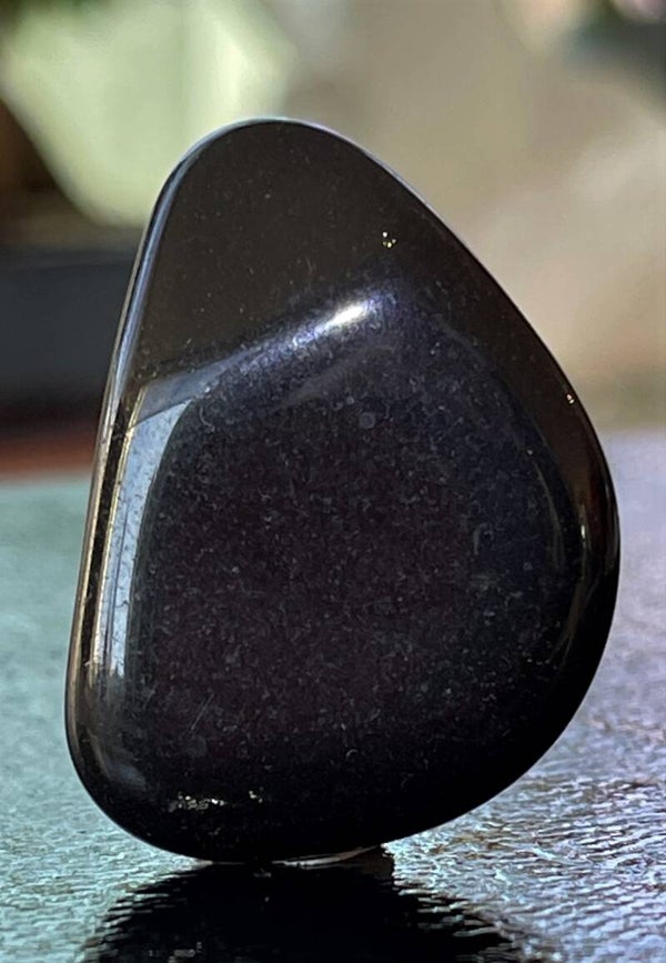 Jade zwart knuffelsteen plat