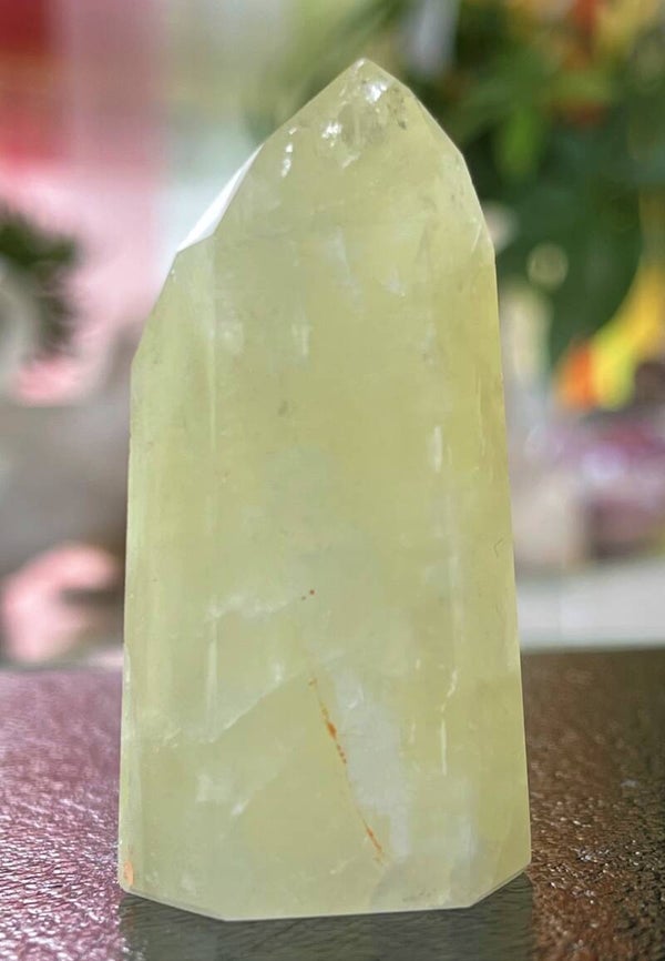 Zwavelkwarts punt gepolijst