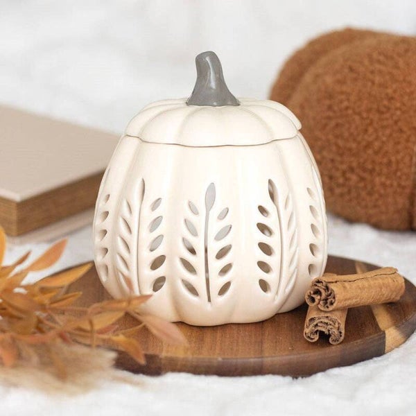 Crème blad-uitgesneden herfstpompoen oliebrander en waxverwarmer