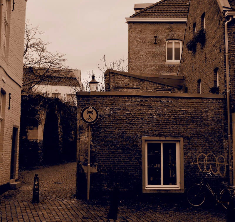 achter-de-molens-maastricht-werner-mantz-standard-1dnxd0.jpg