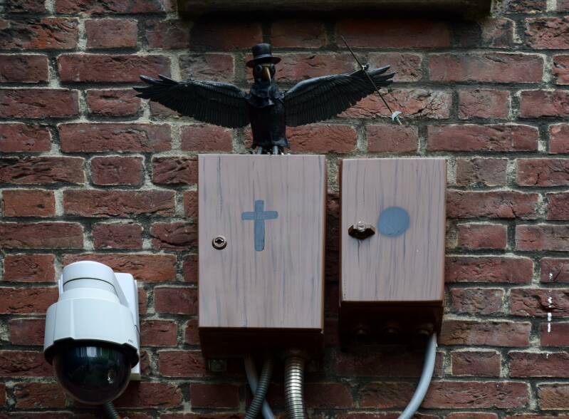 black-plague-doctor-plaarstraat-heerlen-standard.jpg