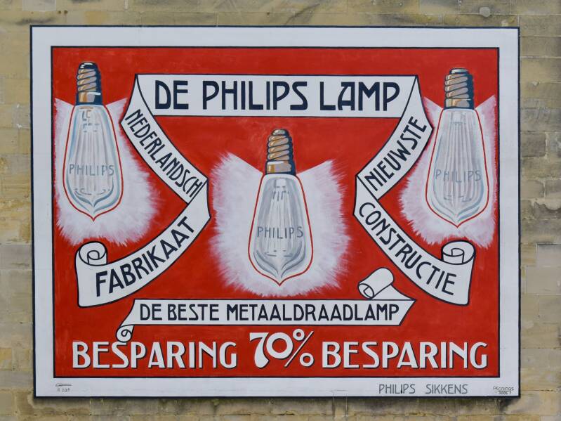 philips-lamp-valkenburg-standard.jpg