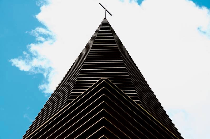 reading-between-the-lines-euregio-belgie-kerk-standard.jpg
