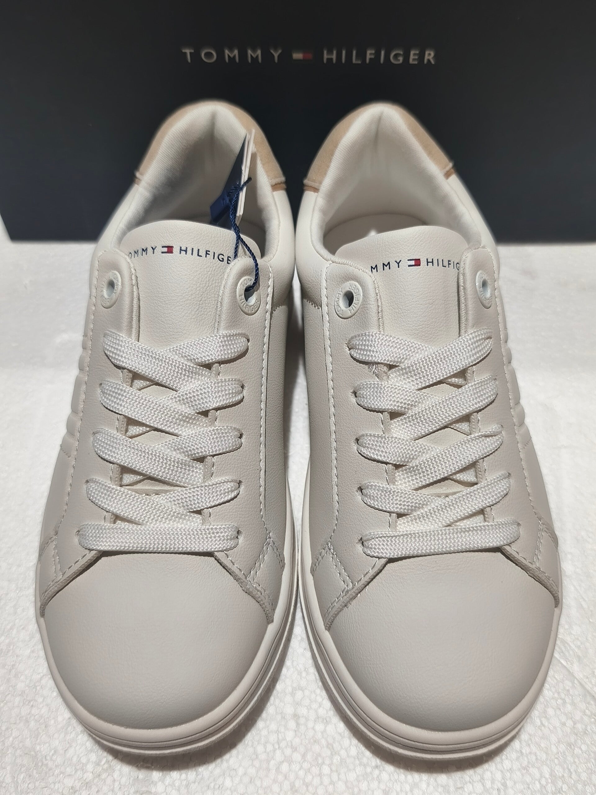 Sneakers Tommy Hilfiger bianca e beige