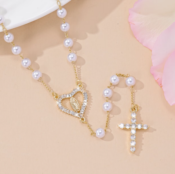 ✨ Collier Y-Shaped avec Pendentifs Cœur & Croix