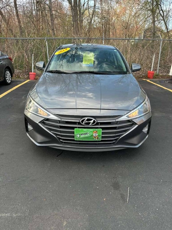 2019 Grey Hyundai Elantra SE