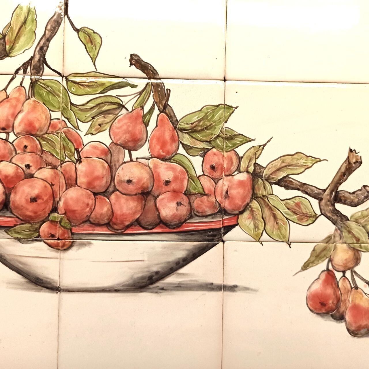 Rode peertjes op schaal   winkelknecht