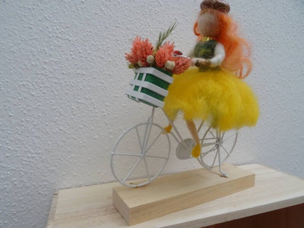 Filzpuppe, "Das Mädchen auf dem Fahrrad"
