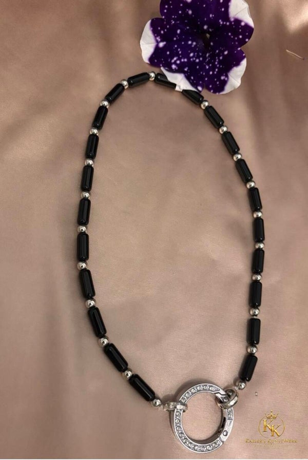 Handgefertigte Onyx-Kette mit Strass-Karabiner