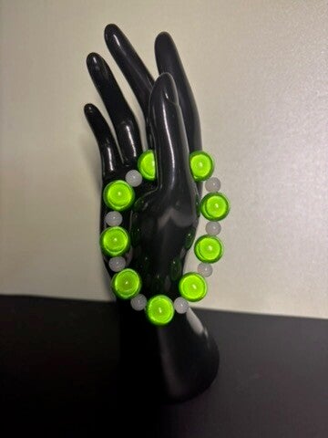Elastisches Armband mit 12 mm Miracle Beads – Grün