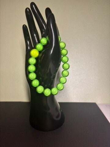 Elastisches Armband mit 10 mm Miracle Beads – Hellgrün