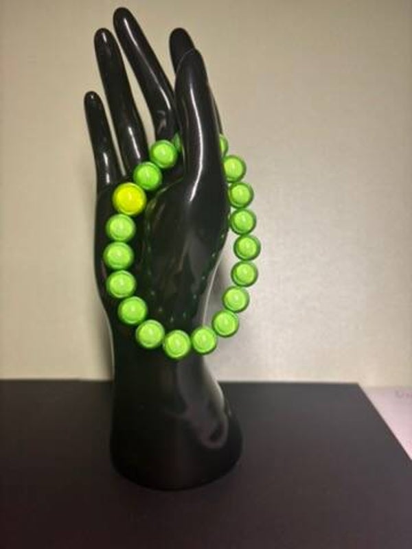 Elastisches Armband mit 10 mm Miracle Beads – Hellgrün