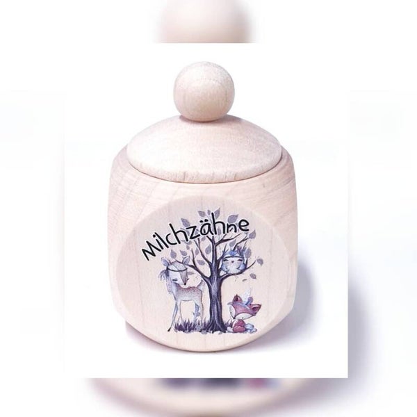 Zahndose Reh im Wald