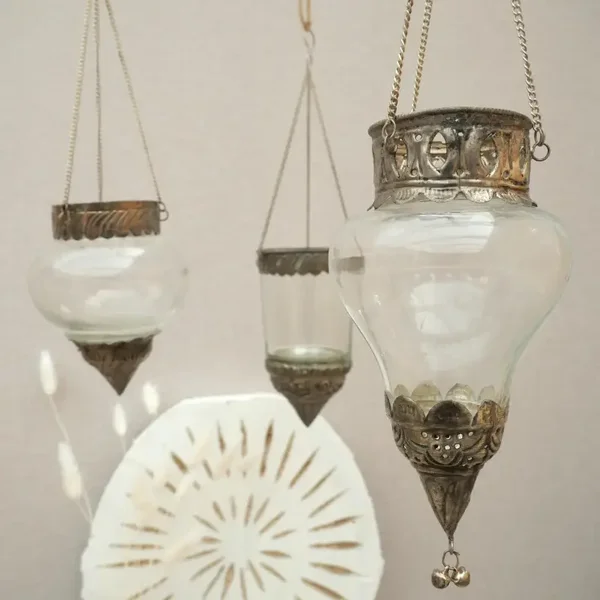 Oosterse glazen lantaarn met ketting
