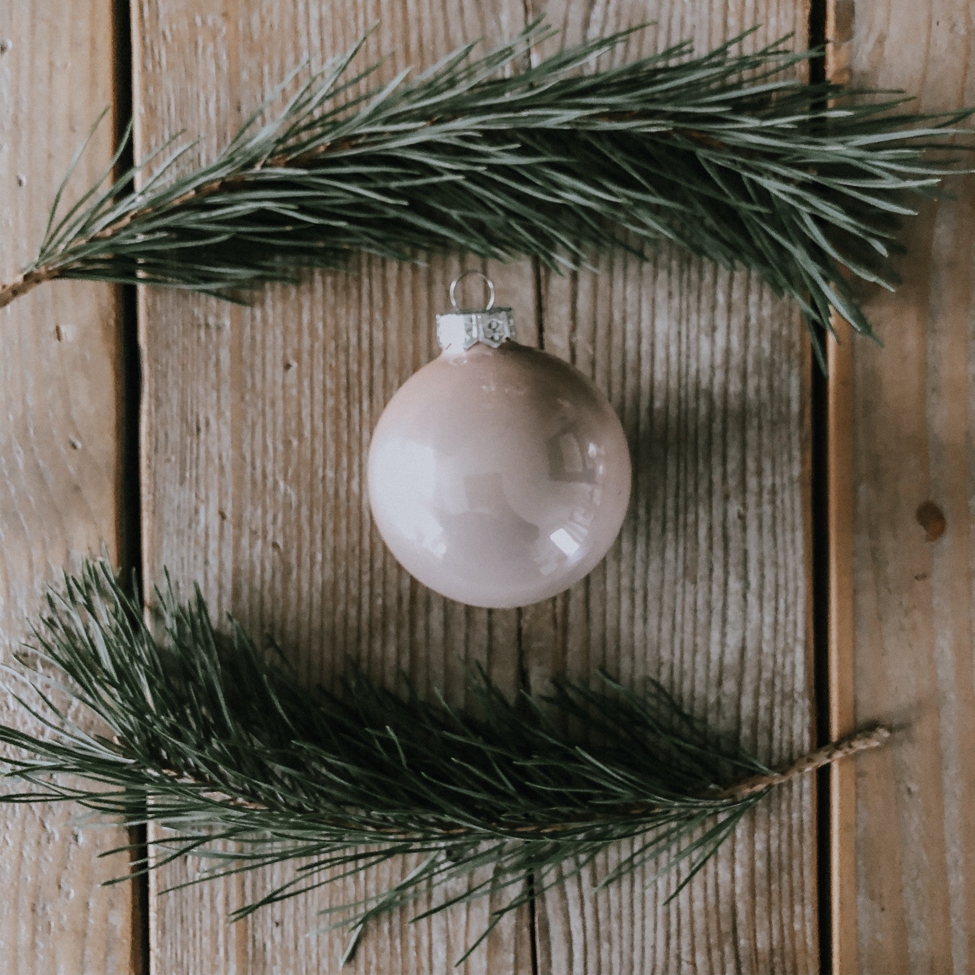 Kerstbal met naam - poederroze