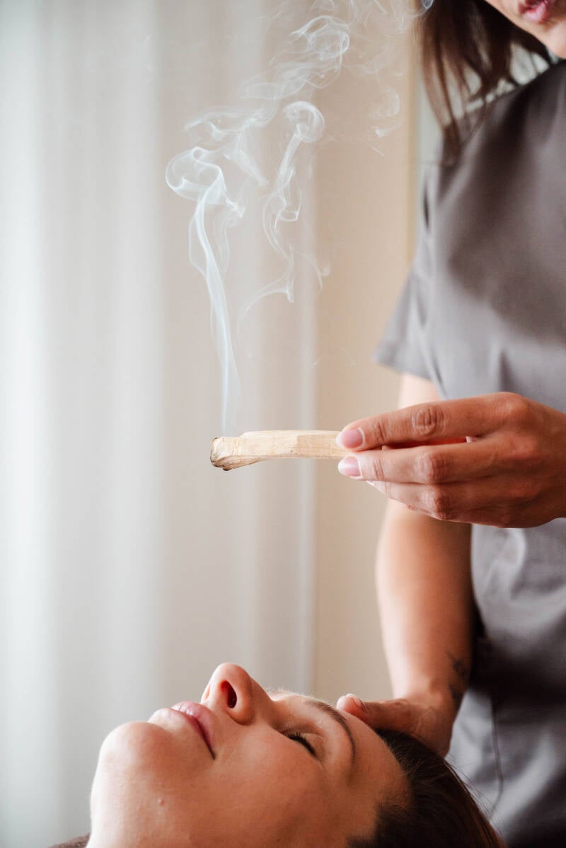 Ontspannende holistische gezichtsbehandeling in Lanaken