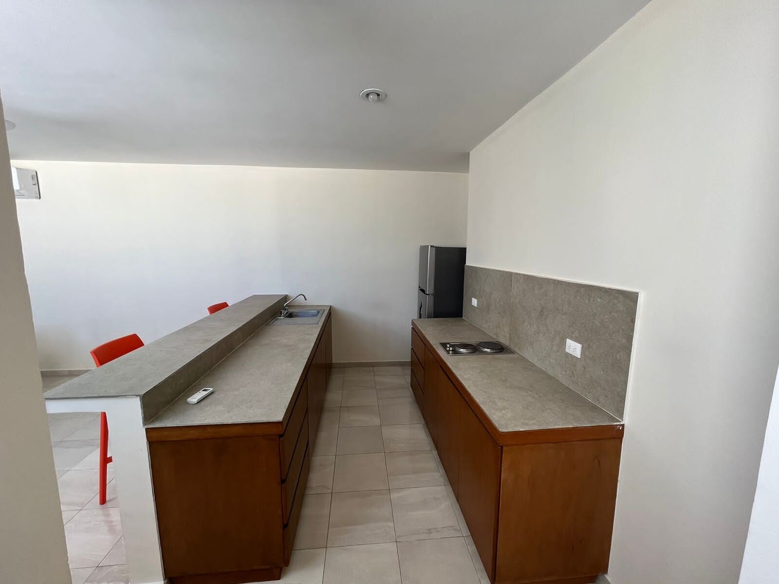 653bddc2-5f59-4a3a-b95d-50b1e6857ee3-standard.jpg